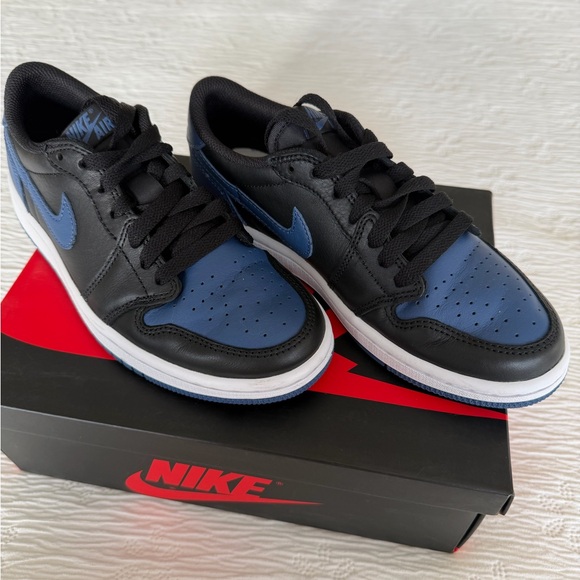 Nike Shoes - Nike Black and Navy Sneakers